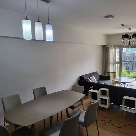 Luxury @ Bgc Sleeps 6 Comfortably Fast Wifi Pool! Apartment Manila Luaran gambar
