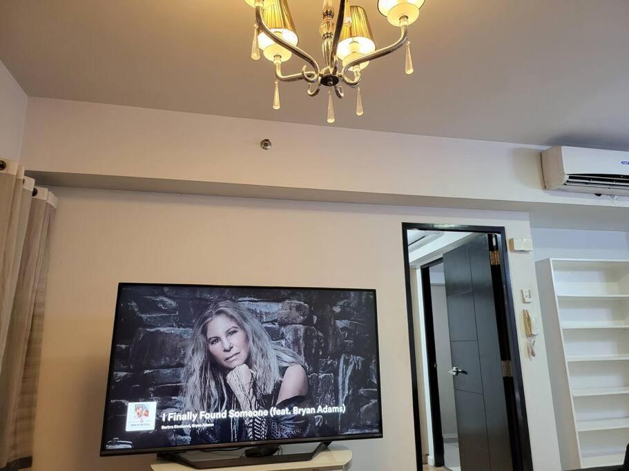 Luxury @ Bgc Sleeps 6 Comfortably Fast Wifi Pool! Apartment Manila Luaran gambar